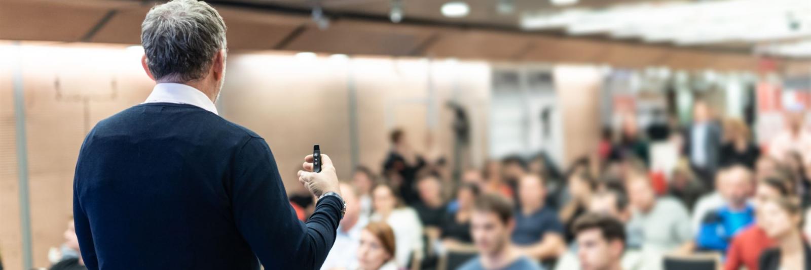 Stuttgart, als Zentrum für Automobil- und Technologieindustrie, bietet ideale Rahmenbedingungen für Facility-Management-Workshops